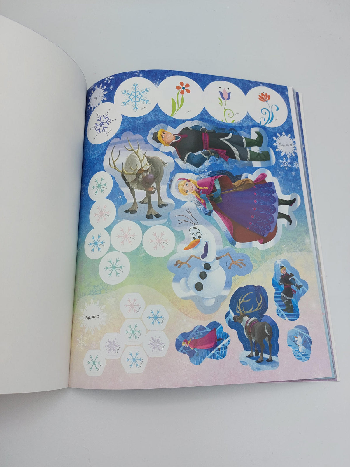 Frozen 1000 sticker. Tanti giochi e attività